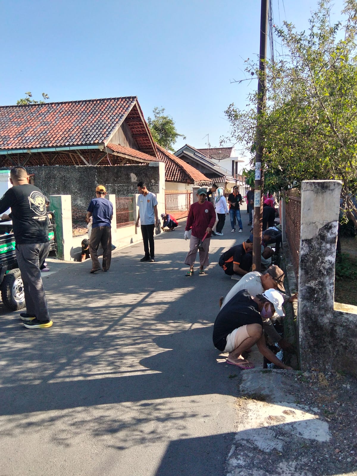 Gerakan Bersih-Bersih Rutin Setiap Jumat di Desa P&hellip;